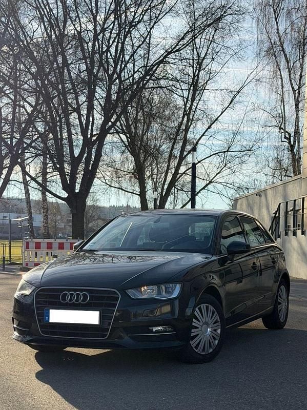 Schwarz Gebraucht 2015 Audi A3 Limousine | 8.490 € (Guter Preis) - Bild 1/4