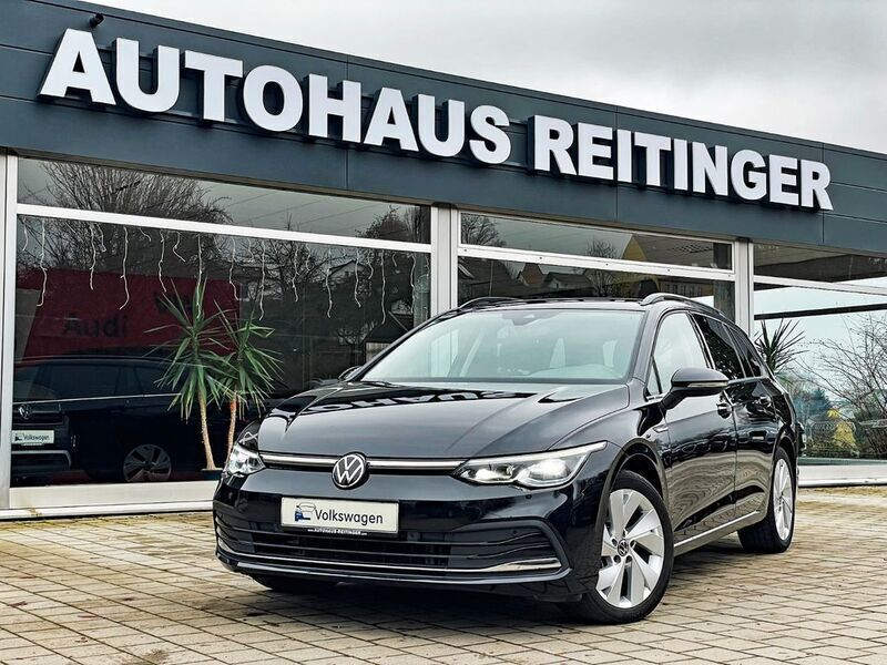 Schwarz Gebraucht 2021 VW Golf VIII Highline Limousine | 22.900 € (Fairer Preis) - Bild 1/4