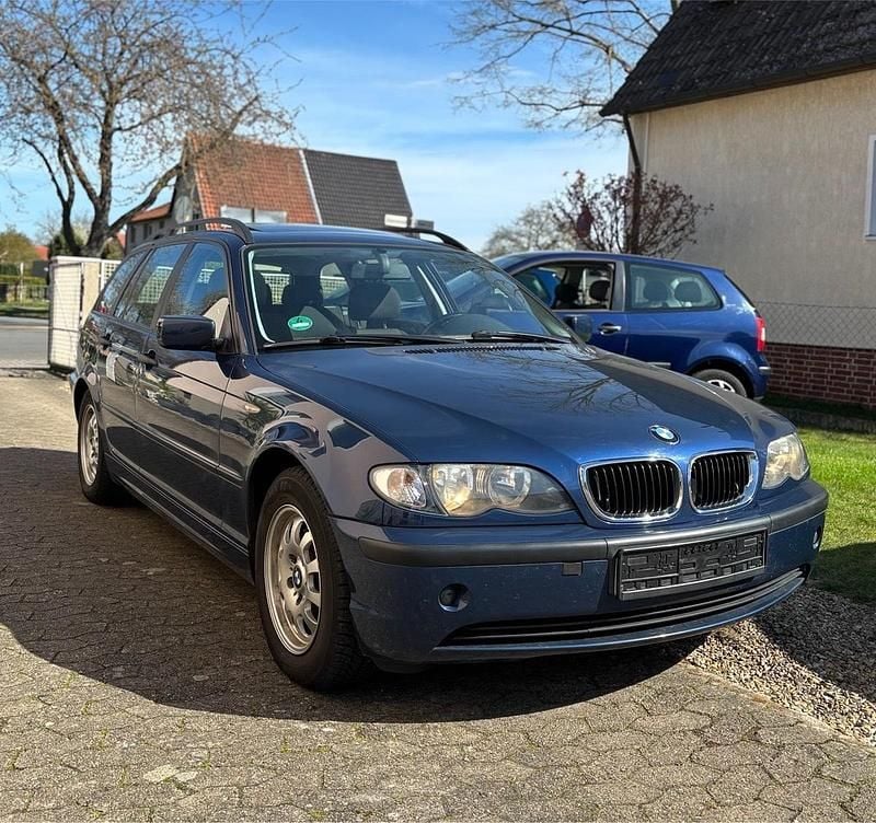 Gebraucht BMW 318 143 PS (105 kW) 2004 Blau Kombi
