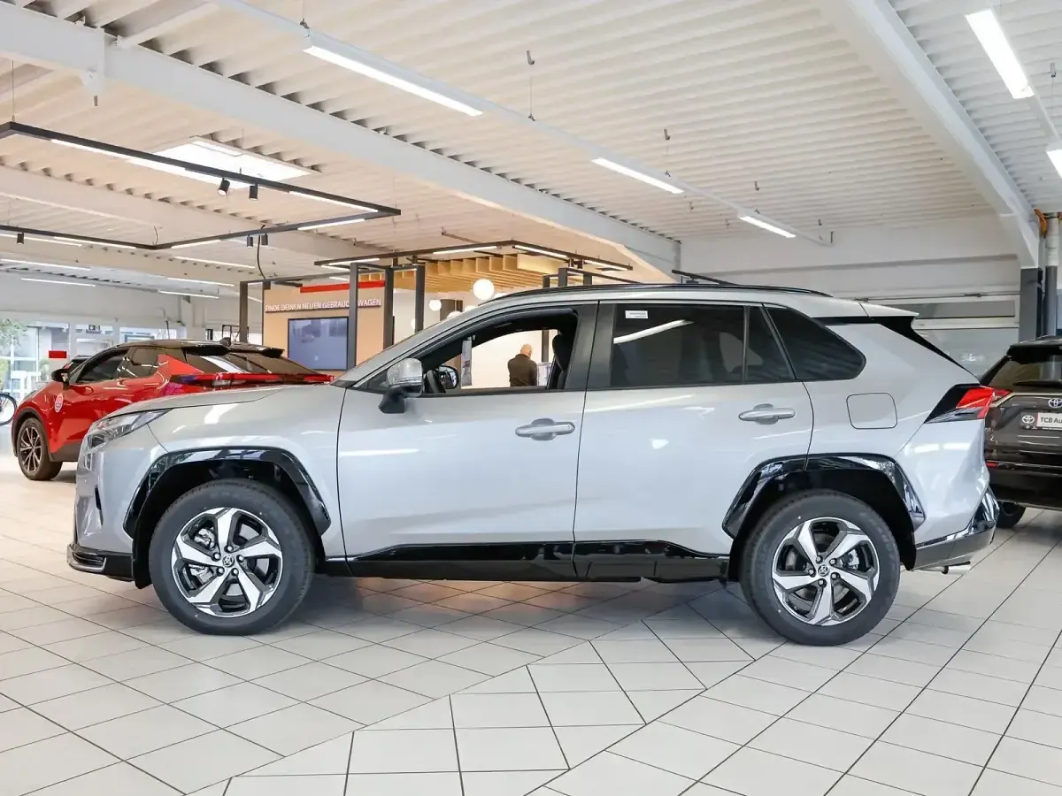 Gebraucht Toyota RAV4 Hybrid 306 PS (225 kW) 2025 Silber SUV
