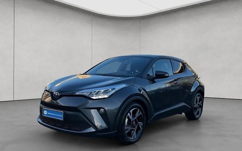Grau metallic Gebraucht 2024 Toyota C-HR Team SUV | 27.990 € (Superpreis) - Bild 1/4