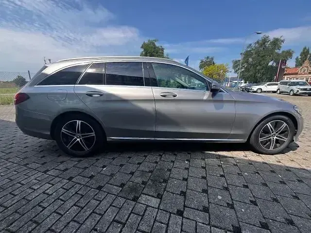 Gebraucht Mercedes C220 Avantgarde 194 PS (142 kW) 2020 Grau Limousine