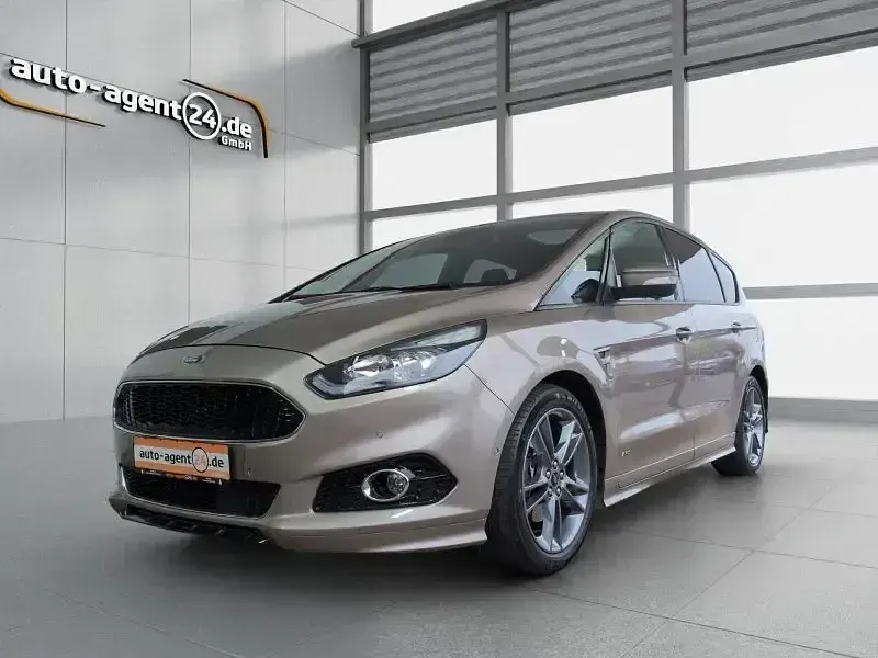 Käytetty Ford S-MAX S 190 HP (139 kW) 2019 Hopea Tila-auto