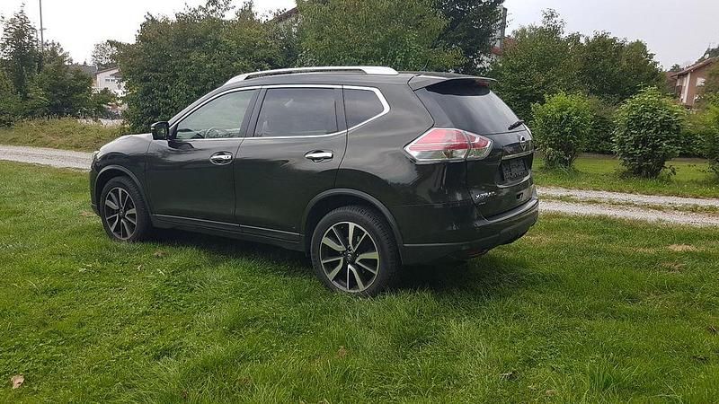 Gebraucht Nissan X-Trail N-Vision 177 PS (130 kW) 2017 Grün SUV