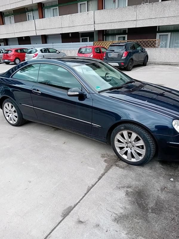 Gebraucht Mercedes CLK220 150 PS (110 kW) 2009 Coupé