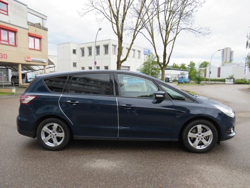Używany Ford S-MAX Trend 120 KM (88 kW) 2016 Niebieski Minivan