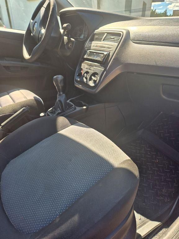 Grau Gebraucht 2011 Fiat Punto Kleinwagen | 2.500 € (Fairer Preis) - Bild 1/4