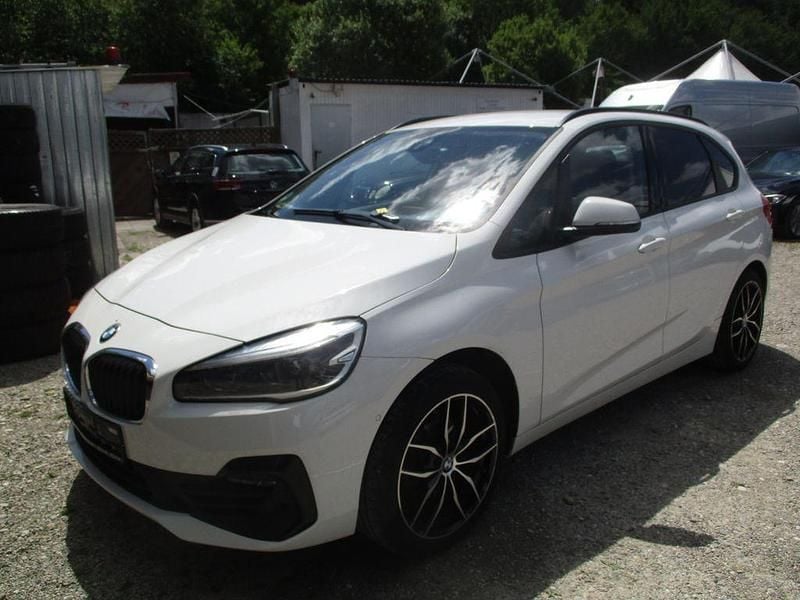 Weiß Gebraucht 2018 BMW 216 Kombi | 8.990 € (Superpreis) - Bild 1/4