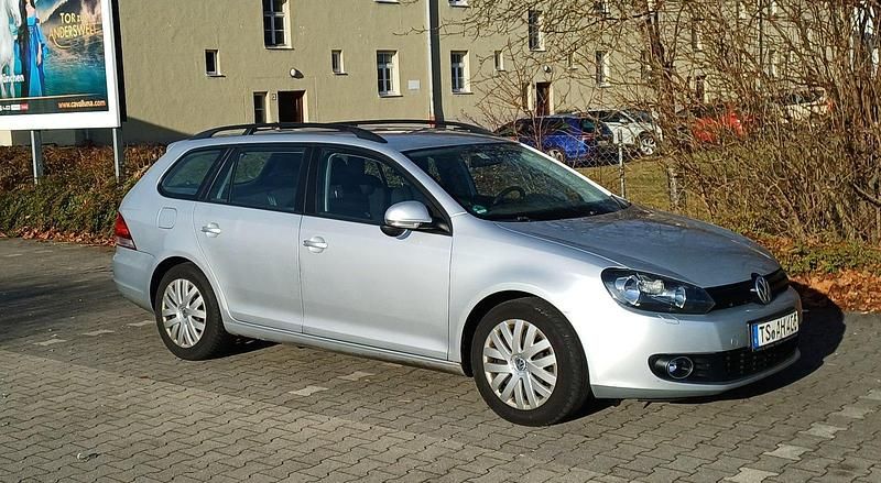 Silber Gebraucht 2011 VW Golf Kombi | 1.700 € (Fairer Preis) - Bild 1/4