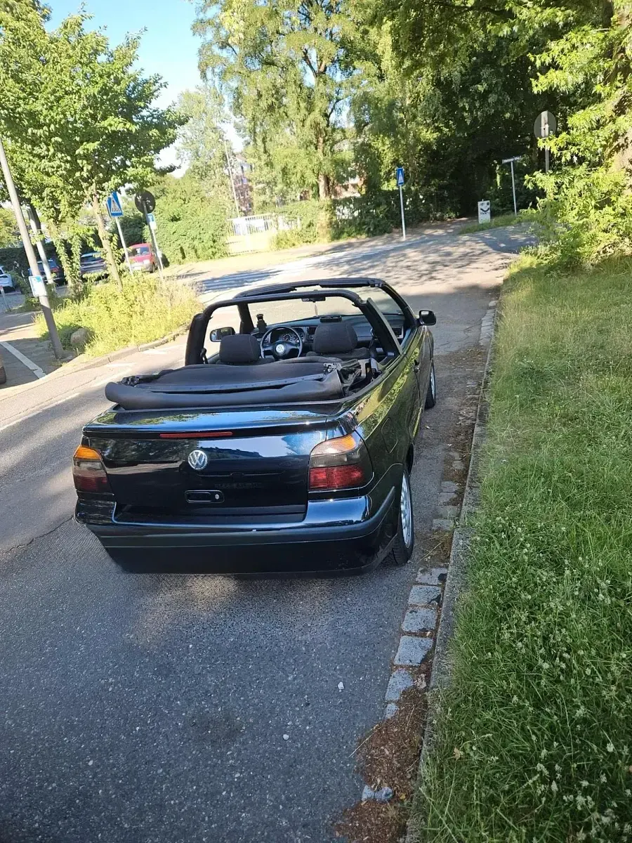 Gebraucht VW Golf 100 PS (73 kW) 1998 Schwarz Cabrio