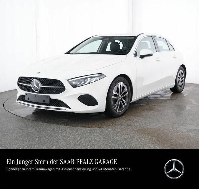 Unilack polarweiß Gebraucht 2024 Mercedes A180 Progressive Limousine | 28.450 € (Fairer Preis) - Bild 1/4