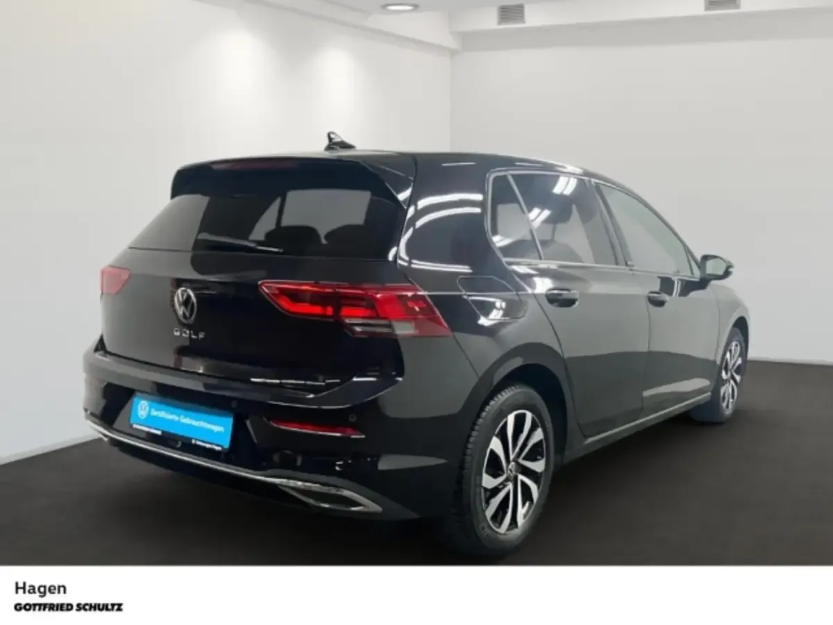 Gebraucht VW Golf VIII Active 150 PS (110 kW) 2021