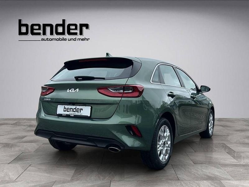 Neu Kia Ceed Vision 101 PS (74 kW) 2025 Grün Kleinwagen