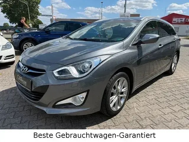 Gebraucht Hyundai i40 Edition 135 PS (99 kW) 2015 Silber Limousine