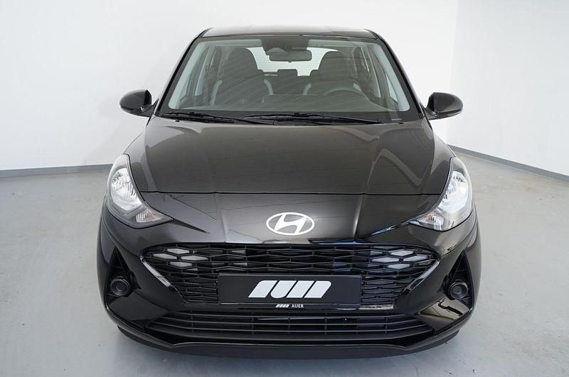 Gebraucht Hyundai i10 Trend 63 PS (46 kW) 2025 Schwarz Kleinwagen