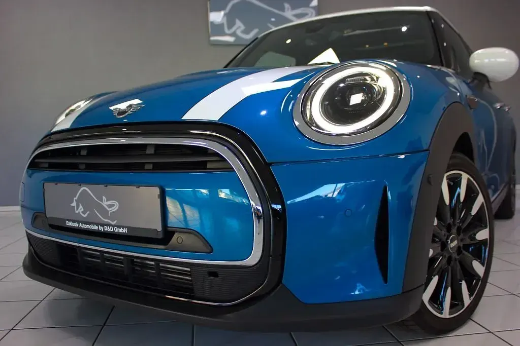 Używany Mini Cooper 136 KM (100 kW) 2023 Niebieski Hatchback