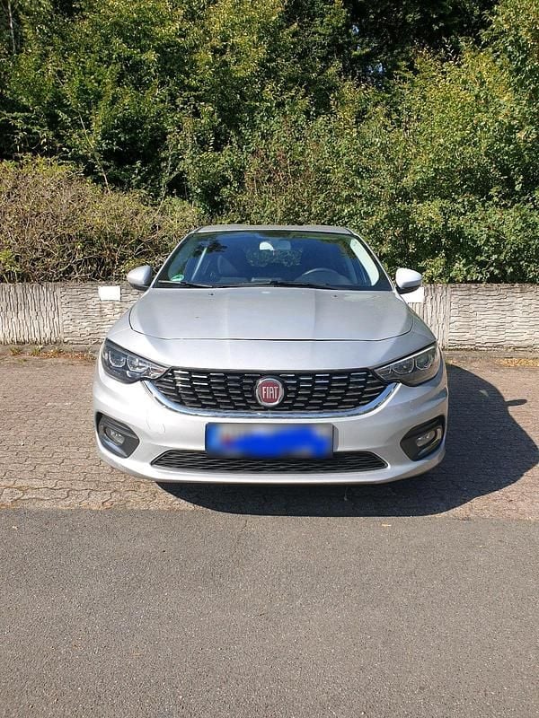 Gebraucht Fiat Tipo 95 PS (69 kW) 2019 Silber Limousine