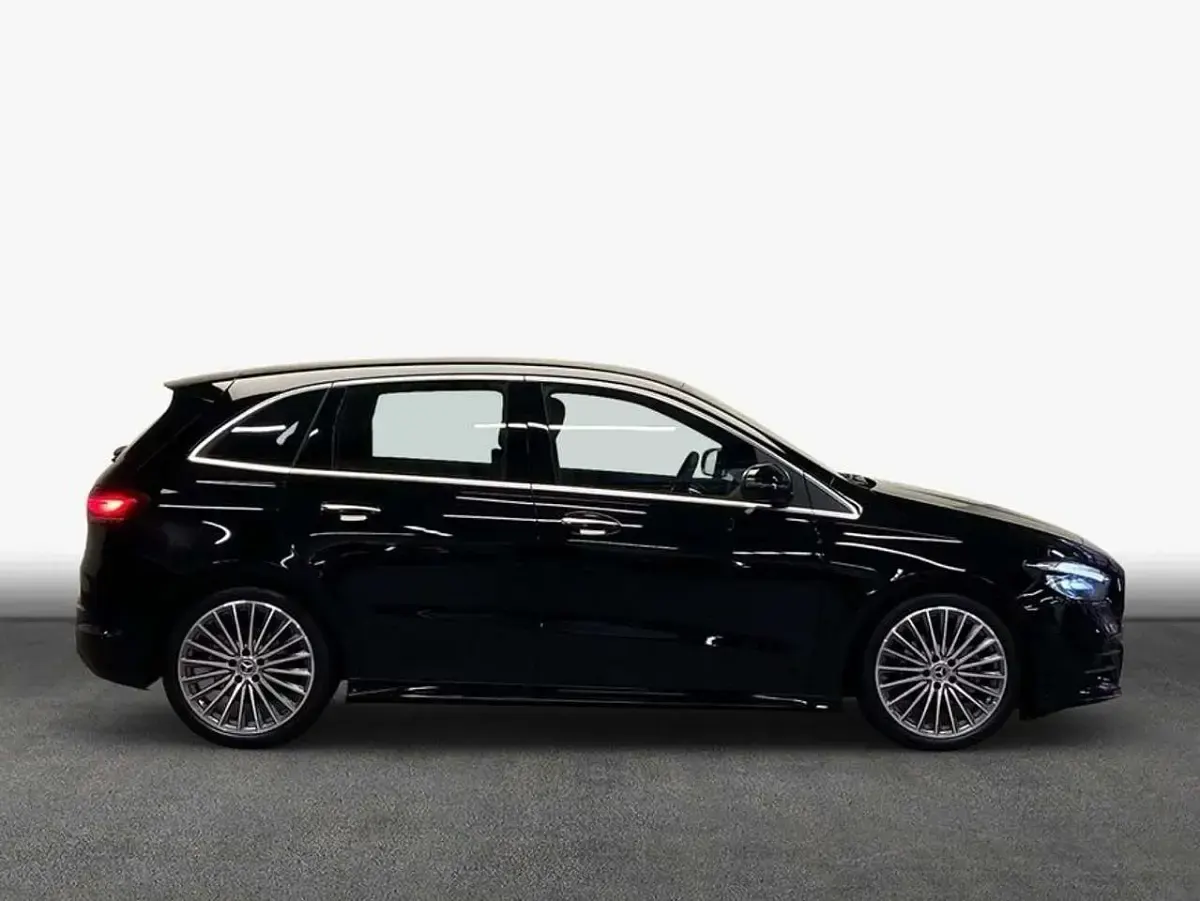 Gebraucht Mercedes B200 AMG 163 PS (119 kW) 2026 Nachtschwarz Kleinwagen