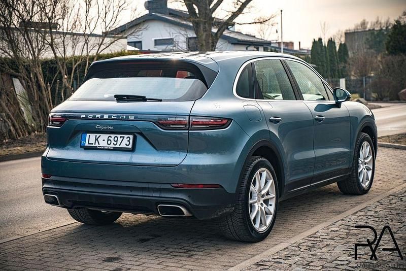 Second-hand Porsche Cayenne Basis 340 CP (250 kW) 2018 Albastru SUV
