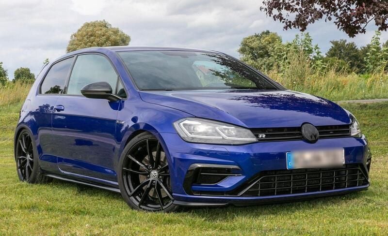 Blau Gebraucht 2017 VW Golf VII R Limousine | 28.900 € - Bild 1/4