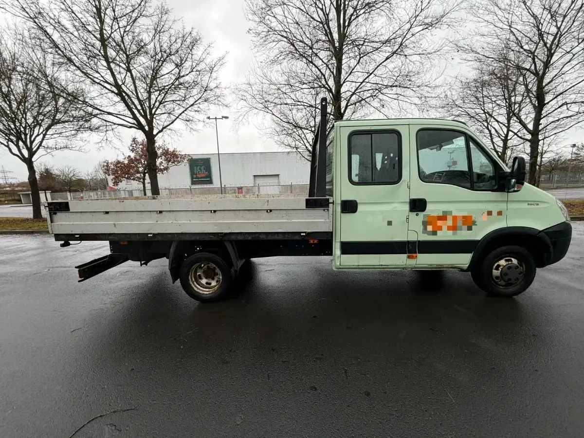 Second-hand Iveco Daily 130 CP (95 kW) 2009 Verde Berlinǎ