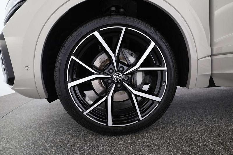 Neu VW Touareg R-line 286 PS (210 kW) 2025 Sechura beige metallic SUV