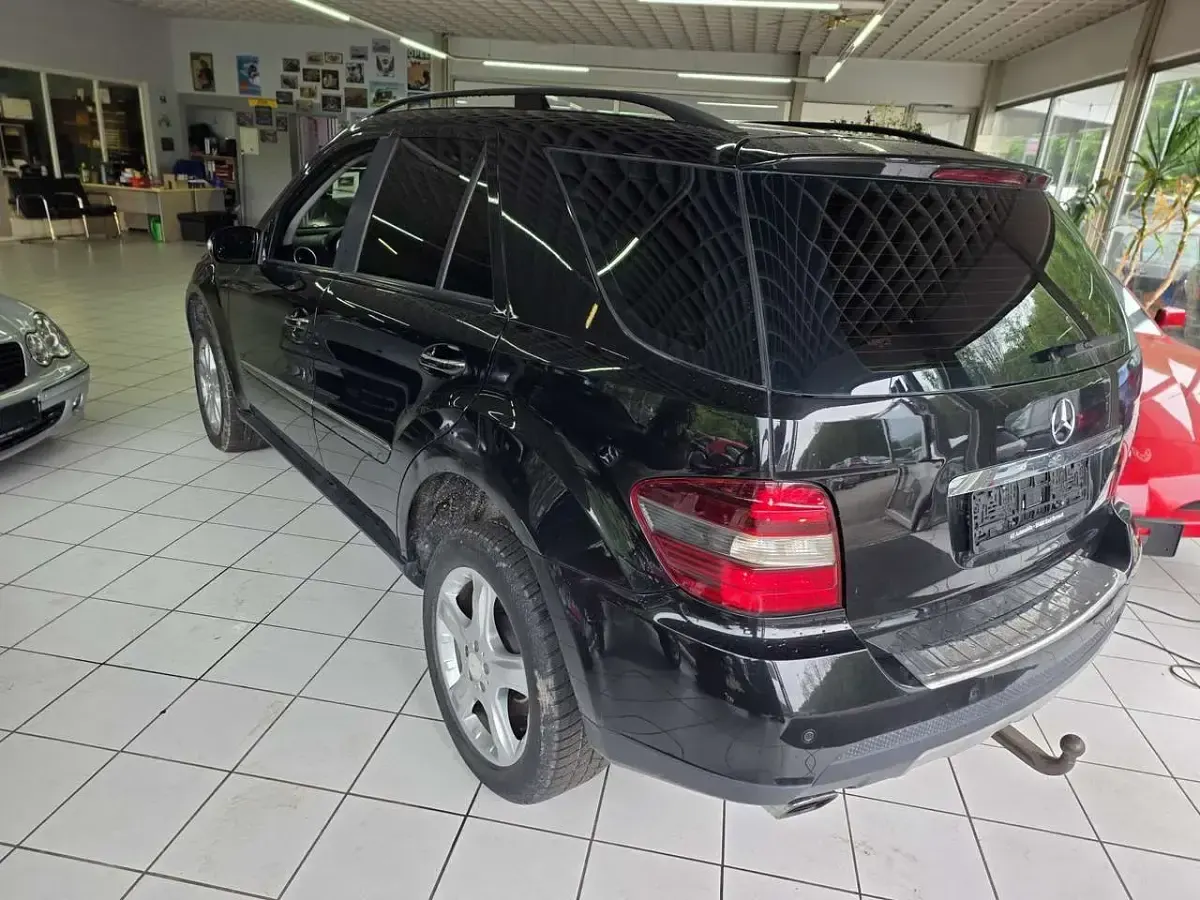 Gebraucht Mercedes ML280 190 PS (139 kW) 2008 Schwarz SUV