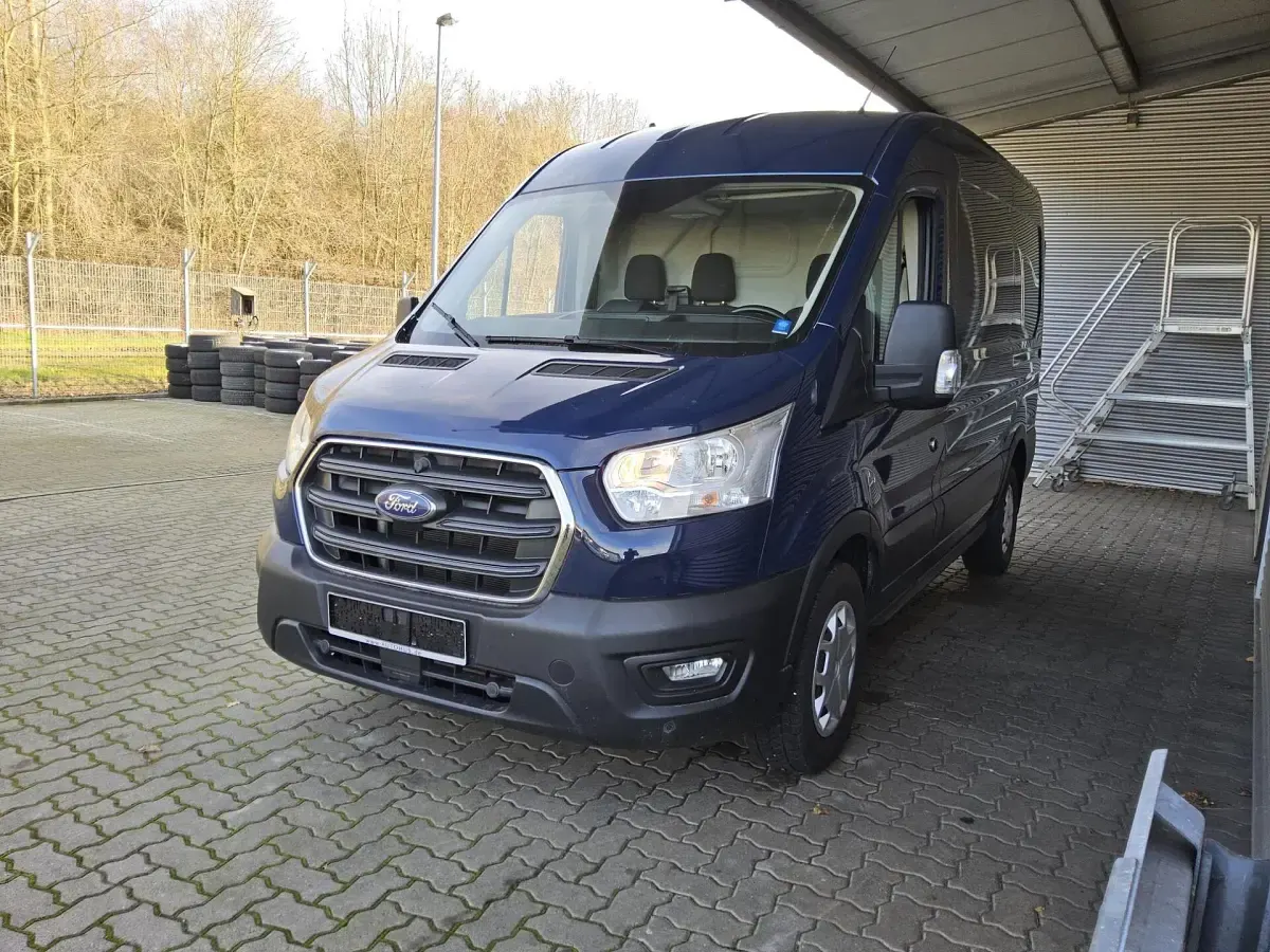 Używany Ford Transit Trend 131 KM (96 kW) 2021 Niebieski Sedan/Limuzyna