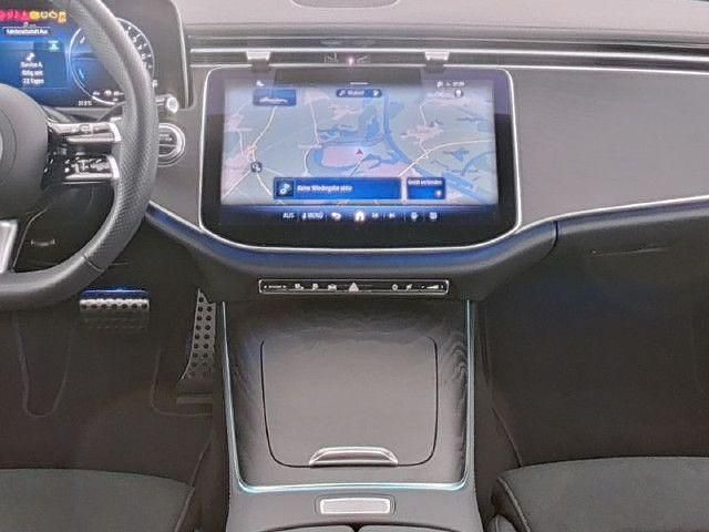 Gebraucht Mercedes E300 AMG line 313 PS (230 kW) 2024