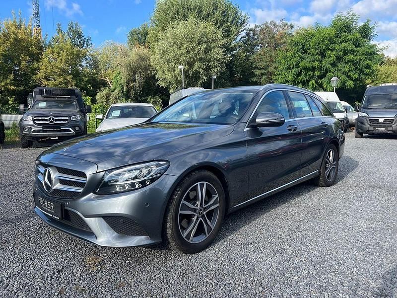 Grau Gebraucht 2020 Mercedes C180 Avantgarde Kombi | 21.990 € (Superpreis) - Bild 1/4