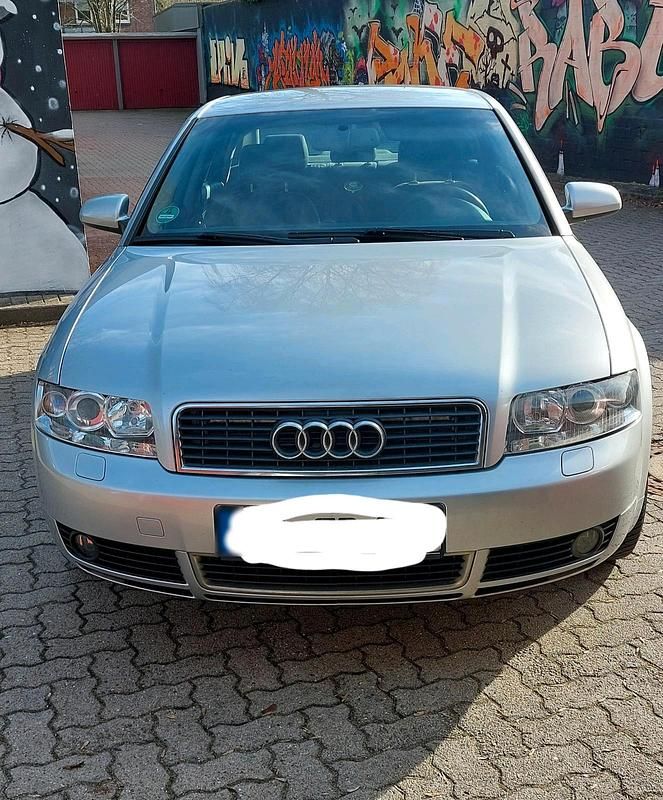 Gebraucht Audi A4 135 PS (99 kW) 2004 Silber Limousine