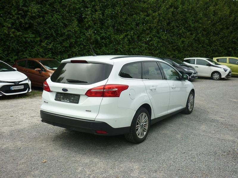 Gebraucht Ford Focus Cool & Connect 125 PS (91 kW) 2018 Weiß Limousine