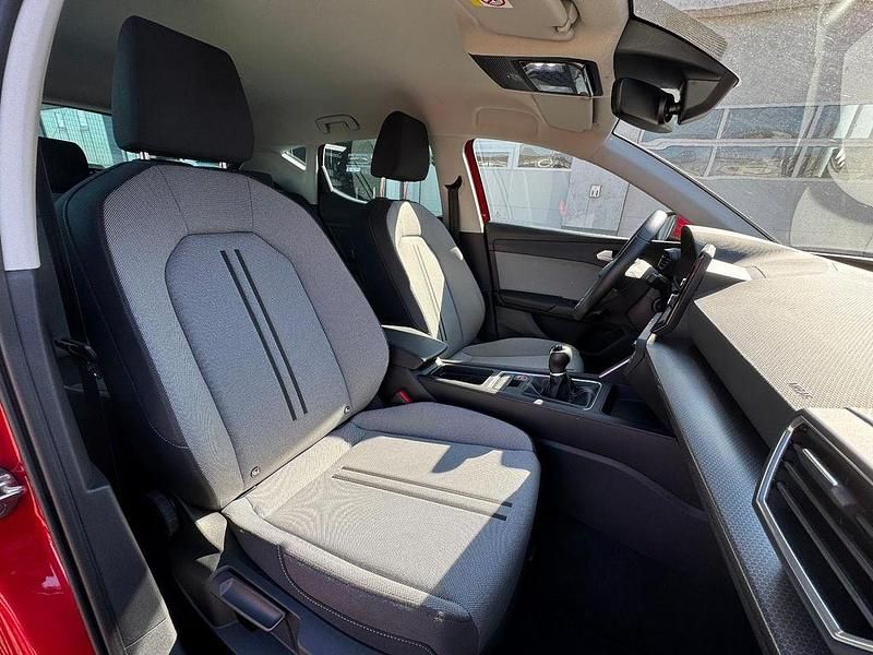 Gebraucht Seat Leon Style 131 PS (96 kW) 2021 Rot Limousine