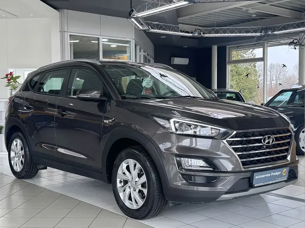 Gebraucht Hyundai Tucson 136 PS (100 kW) 2019 Moon rock SUV