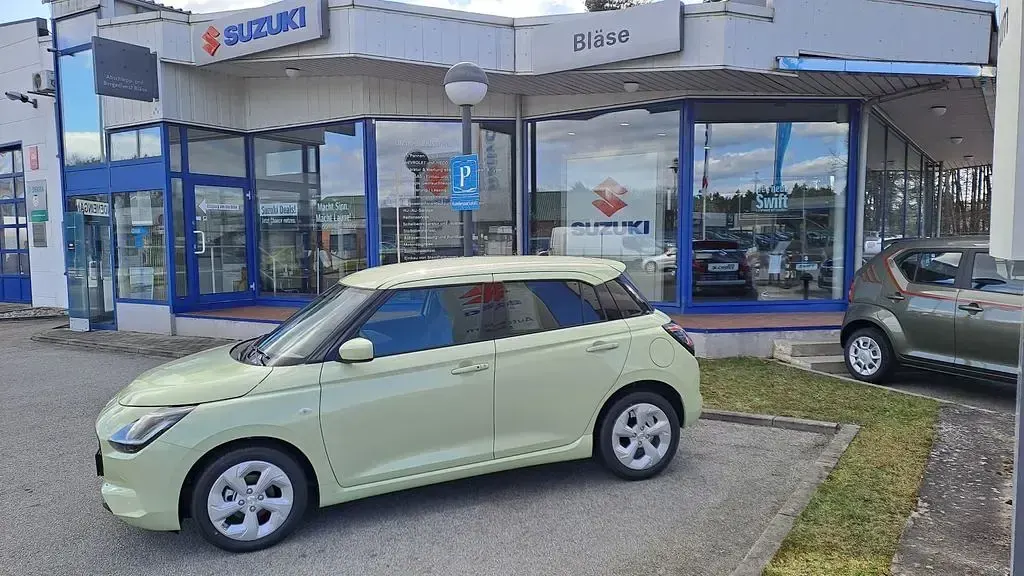 Neu Suzuki Swift Comfort 83 PS (61 kW) 2026 Gelb Kleinwagen