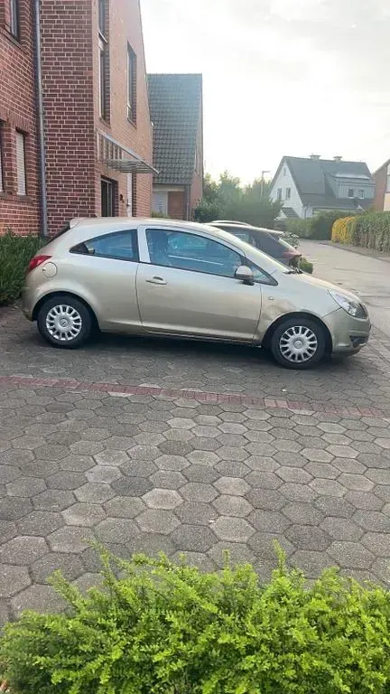 Gebraucht Opel Corsa 80 PS (58 kW) 2008 Gold Kleinwagen