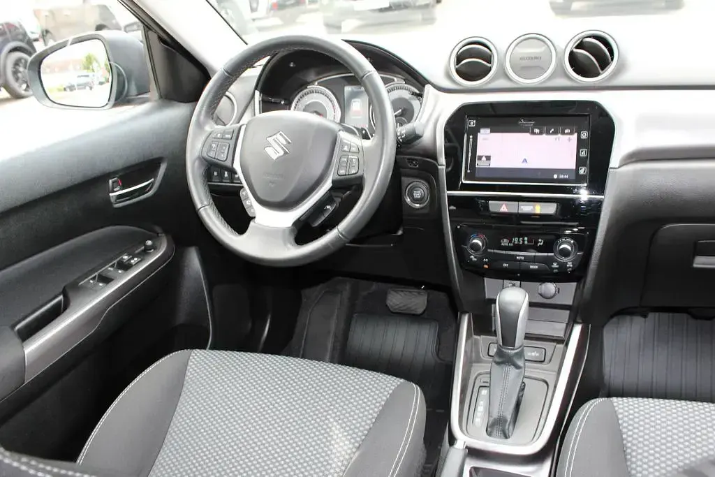 Gebraucht Suzuki Vitara Comfort 129 PS (94 kW) 2022 Schwarz SUV