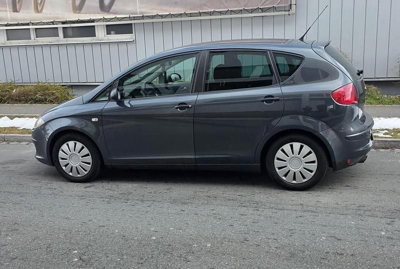 Gebraucht Seat Altea 105 PS (77 kW) 2008 Grau Limousine