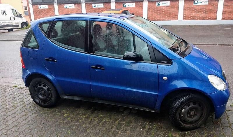Gebraucht Mercedes A170 90 PS (66 kW) 2000 Blau Limousine