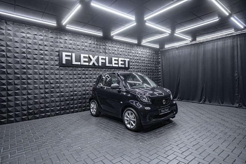 Schwarz Gebraucht 2019 Smart ForTwo Coupé Passion Coupé | 15.990 € (Fairer Preis) - Bild 1/4