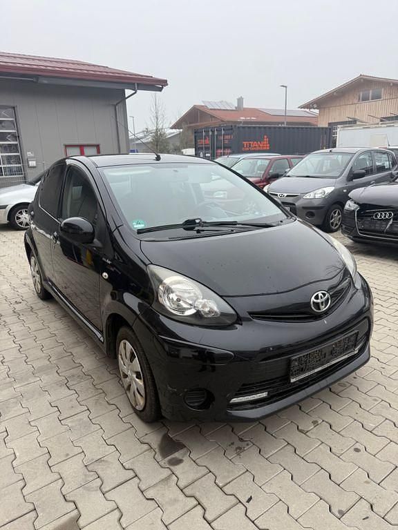 Schwarz Gebraucht 2013 Toyota Aygo Connect Style Kleinwagen | 2.990 € (Superpreis) - Bild 1/4
