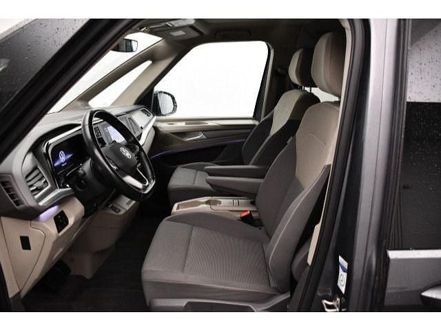 Second-hand VW Multivan Life 150 CP (110 kW) 2022 Gri Monovolum