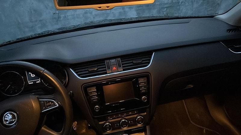 Gebraucht Skoda Octavia 105 PS (77 kW) 2014 Schwarz Kleinwagen