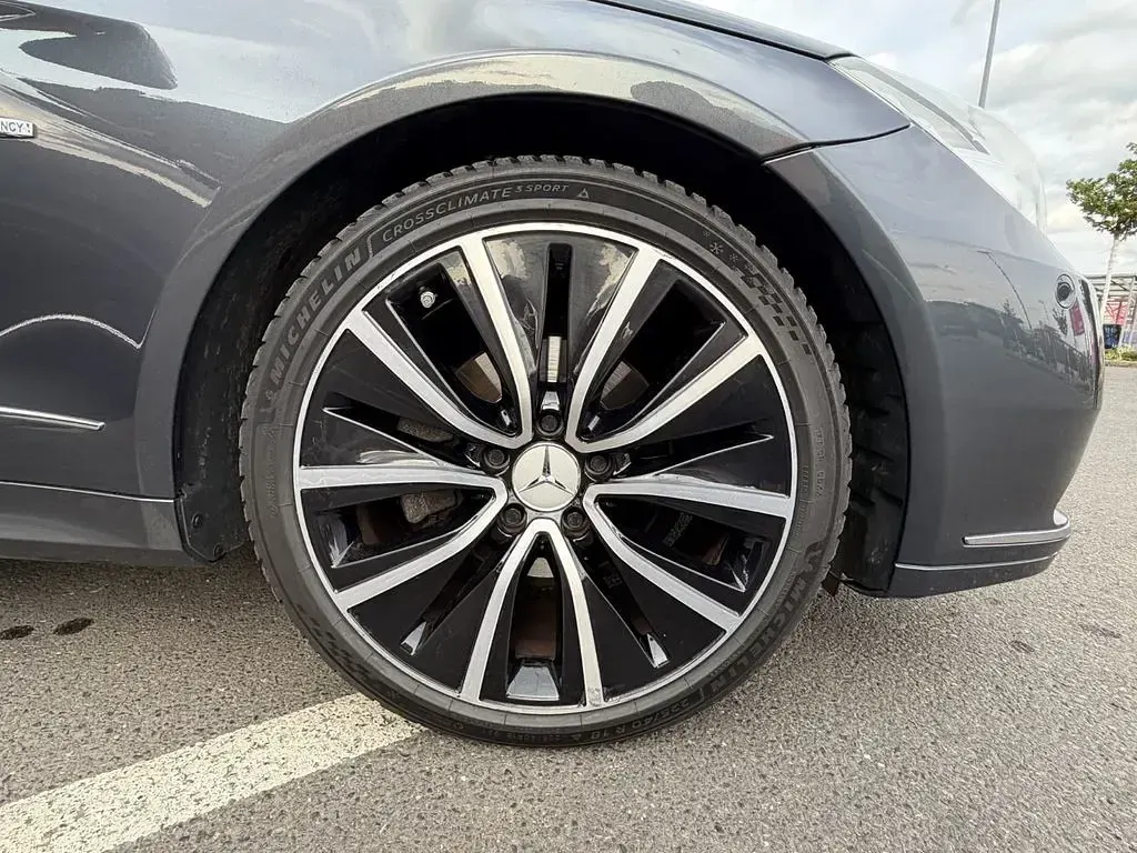 Gebraucht Mercedes E250 204 PS (150 kW) 2011 Grau Coupé