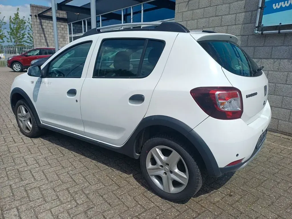 Gebraucht Dacia Sandero Prestige 90 PS (66 kW) 2013 Weiß SUV
