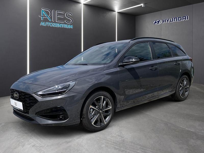 Grau Neu 2025 Hyundai i30 Advantage Kombi | 31.330 € (Teuer) - Bild 1/4