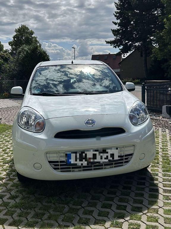 Weiß Gebraucht 2013 Nissan Micra Acenta Kleinwagen | 7.400 € (Fairer Preis) - Bild 1/4