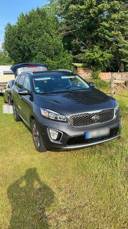 Grau Gebraucht 2015 Kia Sorento 3 SUV | 17.999 € (Guter Preis) - Bild 1/4