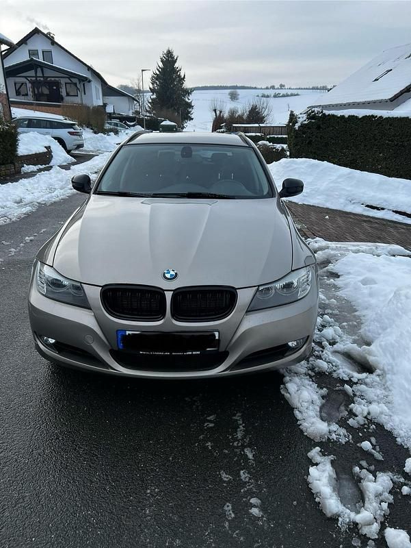 Gebraucht BMW 325 204 PS (150 kW) 2011 Beige Kombi