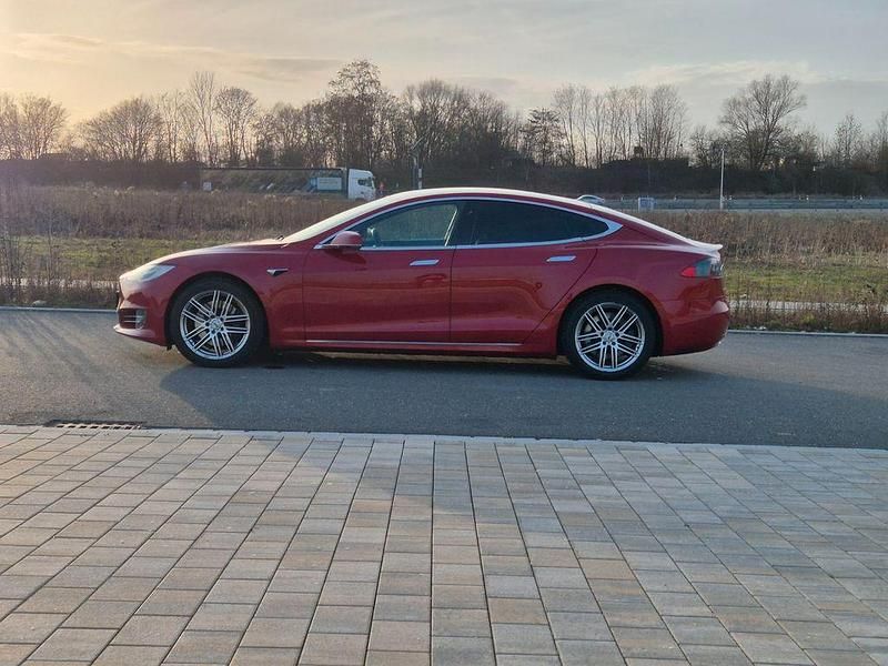 Gebraucht Tesla Model S 309 kW (421 PS) 2017 Rot Kleinwagen